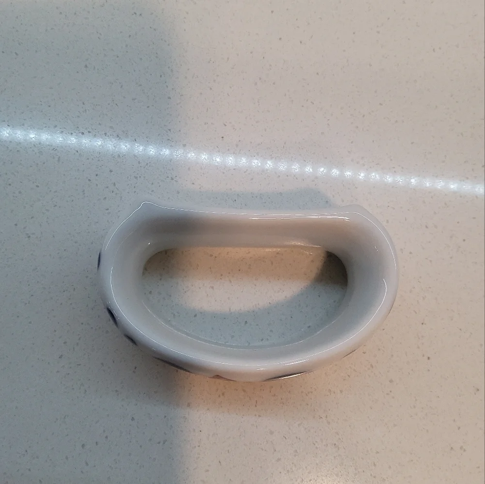 Pier 1 Imports Blue and Red Napkin Rings 2 × 4